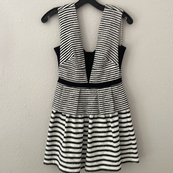 BCBG MaxAzria Black & White Stripe Mini Dress size 2 - Picture 3 of 5